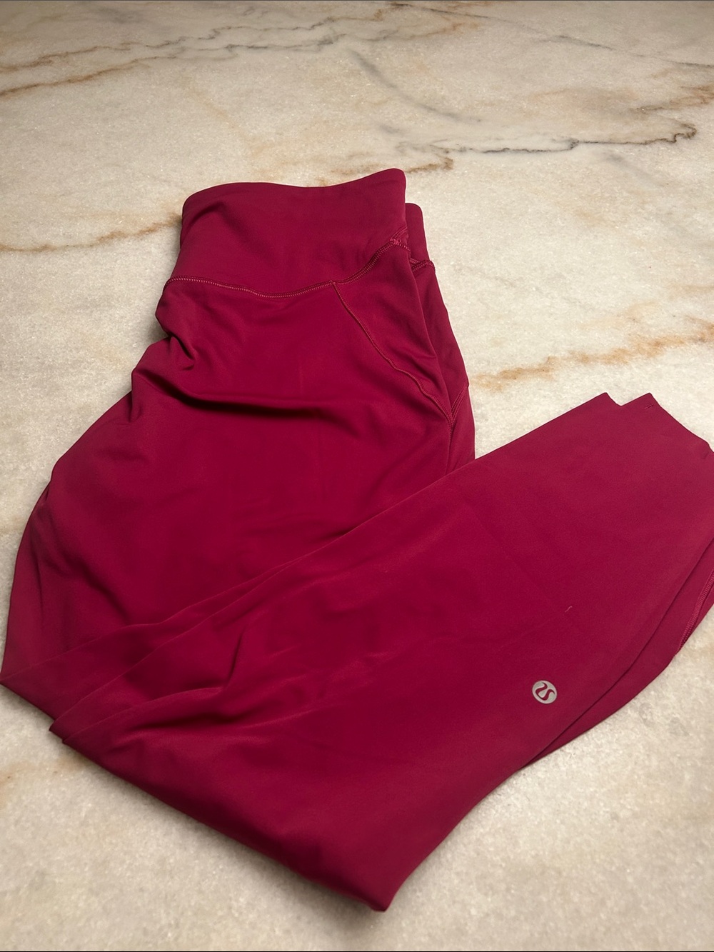 LULULEMON leggings in Raspberry